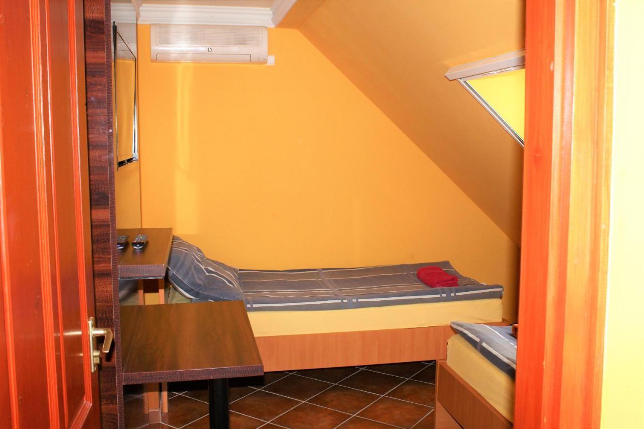 Nexus Vendeghaz Szeged Aparthotel Luaran gambar