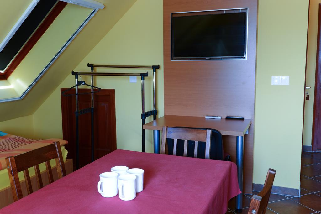 Nexus Vendeghaz Szeged Aparthotel Bilik gambar