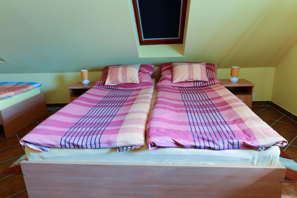 Nexus Vendeghaz Szeged Aparthotel Bilik gambar