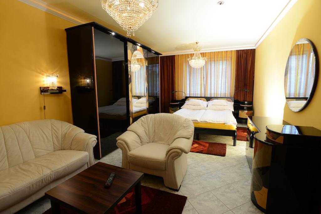 Nexus Vendeghaz Szeged Aparthotel Bilik gambar
