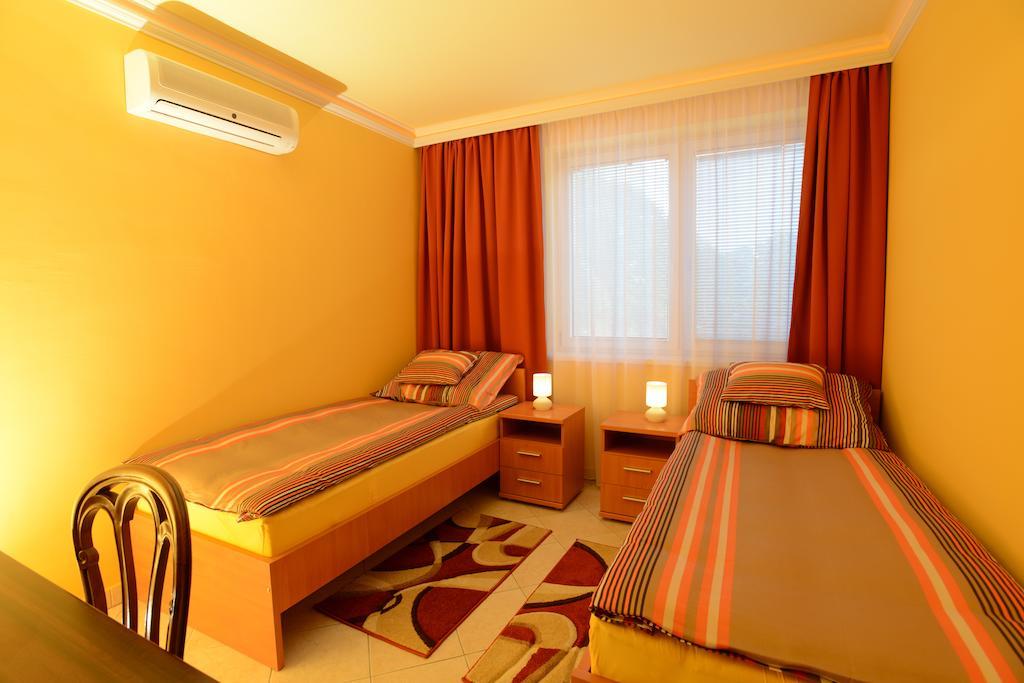 Nexus Vendeghaz Szeged Aparthotel Bilik gambar